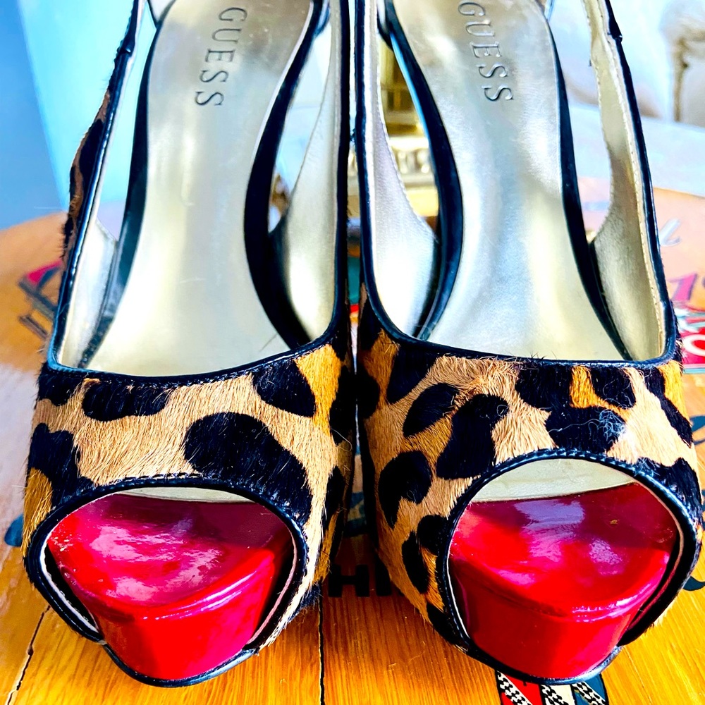 Adorable Peep Toe Guess Brand Pony Hair Platform Pump! Model size 6